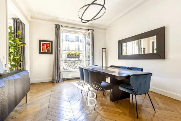 Paris 8ème, Appartement 3 Chambres -  161 m² à vendre