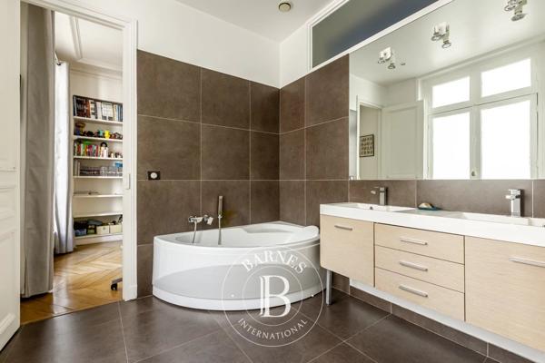 Paris 8ème, Appartement 3 Chambres -  161 m² à vendre