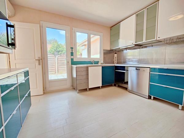 T8 au calme. Dépendance. DPE C. Piscine. Commerces