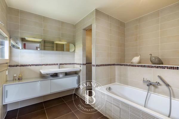 Divonne-les-Bains, Villa 5 Chambres -  246 m² à vendre