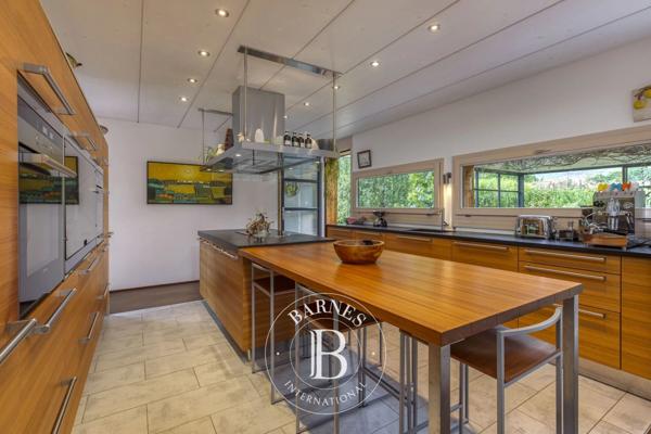 Divonne-les-Bains, Villa 5 Chambres -  246 m² à vendre