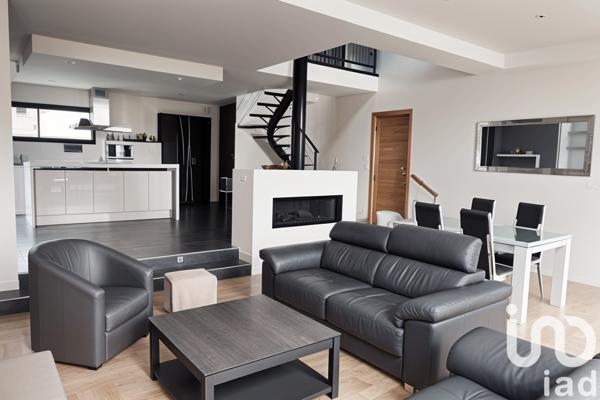 Maison à vendre 5 pièces 143 m² Saint-Sébastien-sur-Loire