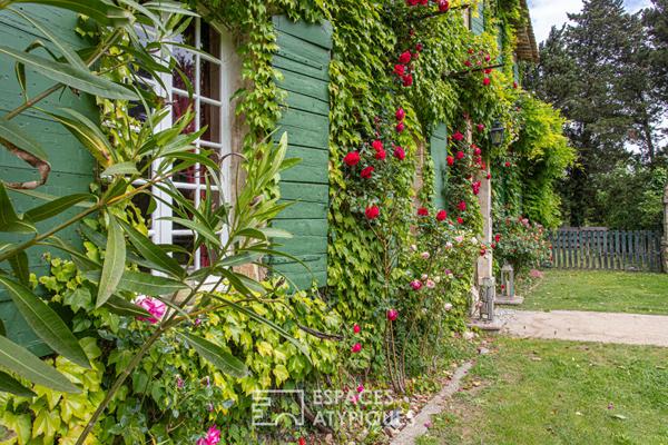 Mas du XVIe siècle et gîtes dans un écrin vert près d’Avignon
