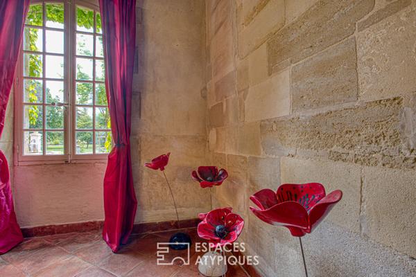 Mas du XVIe siècle et gîtes dans un écrin vert près d’Avignon