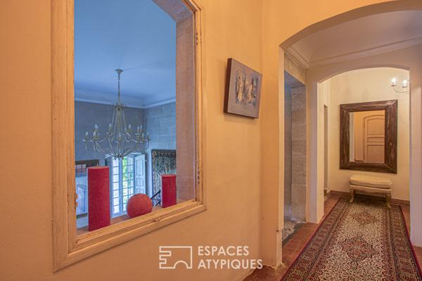 Mas du XVIe siècle et gîtes dans un écrin vert près d’Avignon