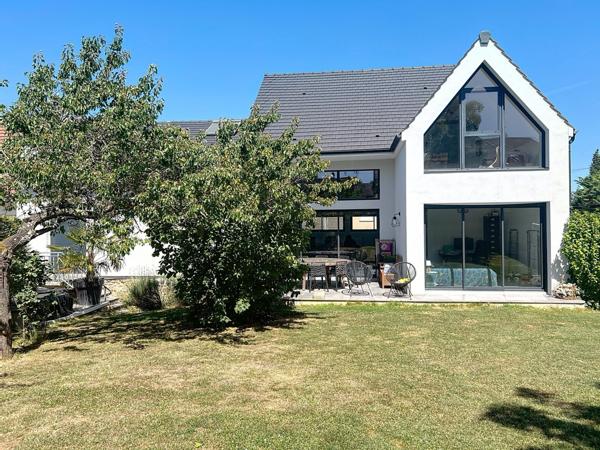 Saclay (91400) Lumière, calme et espace