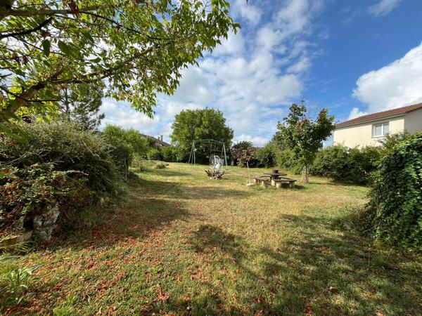 Maison 107 m² avec combles aménageables sur 1500 m² de terrain ? Ambronay