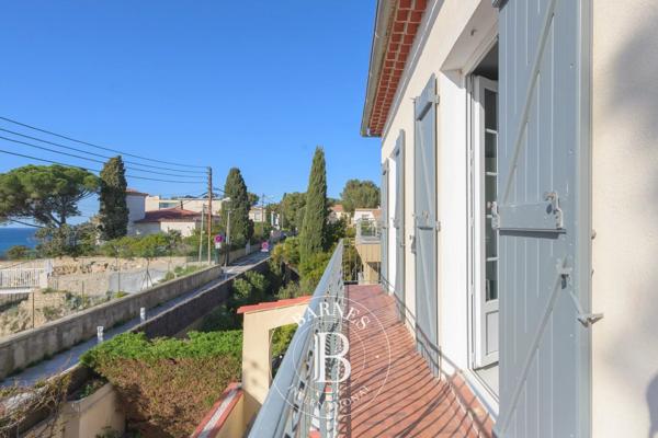 Sanary-sur-Mer, Maison 5 Chambres -  135 m² à vendre