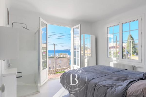Sanary-sur-Mer, Maison 5 Chambres -  135 m² à vendre