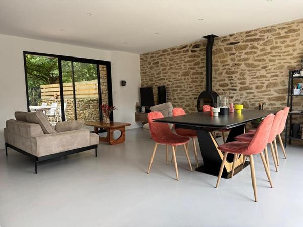 Charmante maison en pierre rénovée, au calme, à 2 km des plages et sentiers côtiers