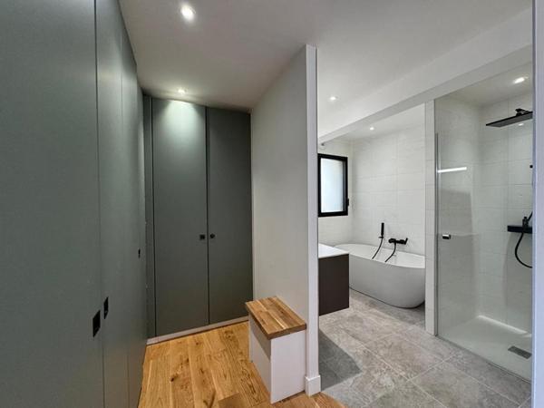 Charmante maison en pierre rénovée, au calme, à 2 km des plages et sentiers côtiers