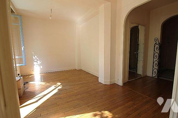 Dans le 16 éme arrondissement, en plein c?ur du quartier Passy, à 10 min du bord de seine,  app...