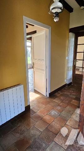 A vendre à RUFFEC, Un ensemble immobilier avec terrain attenant de 2ha3, avec maison et dépendances 