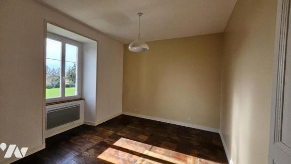 A vendre à RUFFEC, Un ensemble immobilier avec terrain attenant de 2ha3, avec maison et dépendances 