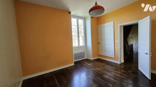 A vendre à RUFFEC, Un ensemble immobilier avec terrain attenant de 2ha3, avec maison et dépendances 