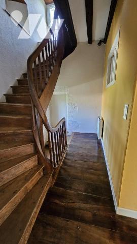 A vendre à RUFFEC, Un ensemble immobilier avec terrain attenant de 2ha3, avec maison et dépendances 