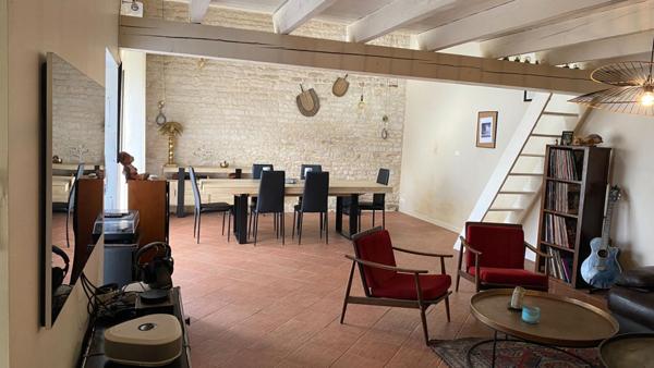 ÉCHIRÉ centre (79410)| MAISON 233 m2 EN PIERRE AVEC PISCINE
