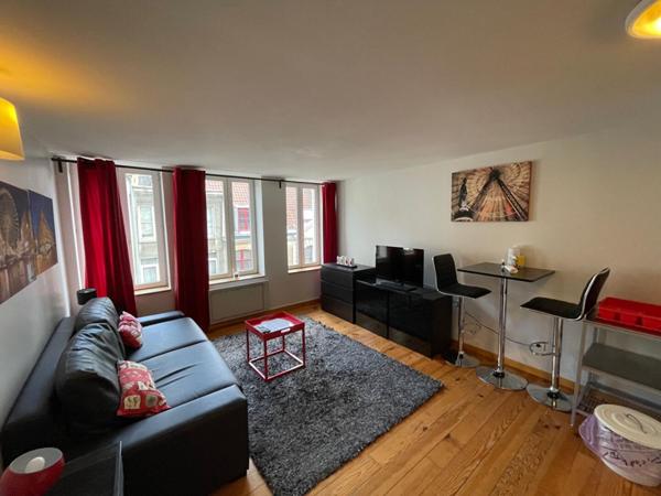 A LOUER : T1 à LILLE • rue Voltaire - Vieux-Lille • 680 € CC • Réf. G686-2