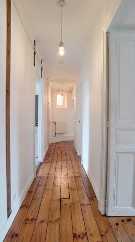 A VENDRE - PAU Hyper-Centre, Appartement T2 bis de 72 m² entièrement rénové en dernier étage - Parquet et cachet de l'ancien