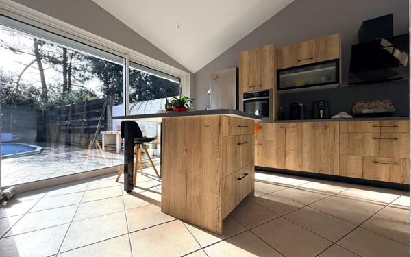 Maison à vendre    6 pièces •  Meschers-sur-Gironde