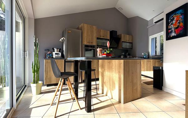 Maison à vendre    6 pièces •  Meschers-sur-Gironde