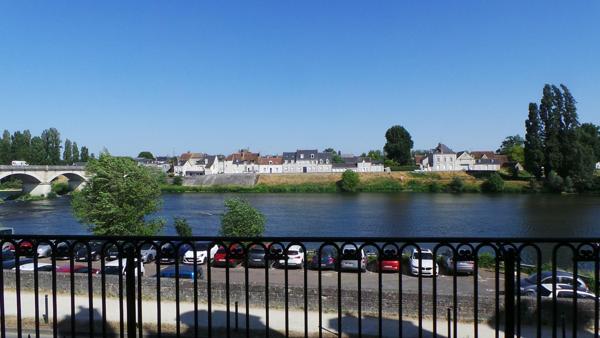 Centre ville Maison atypique avec vue sur la Loire et le Château