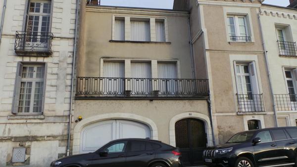 Centre ville Maison atypique avec vue sur la Loire et le Château