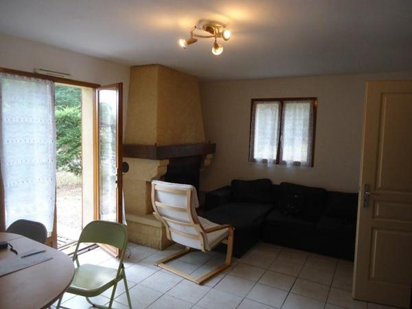 Maison à louer    3 pièces •  Losse