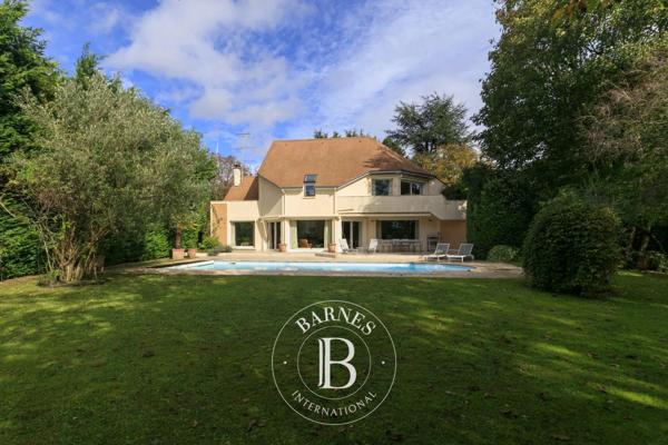 Soisy-sur-Seine, Maison 5 Chambres -  254 m² à vendre