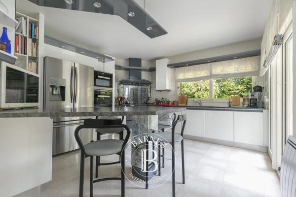 Soisy-sur-Seine, Maison 5 Chambres -  254 m² à vendre