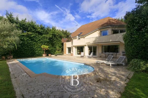 Soisy-sur-Seine, Maison 5 Chambres -  254 m² à vendre
