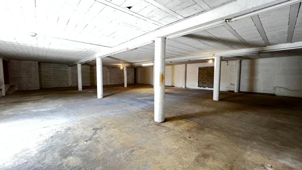 Entrepôt 163m2 à louer Royan 2