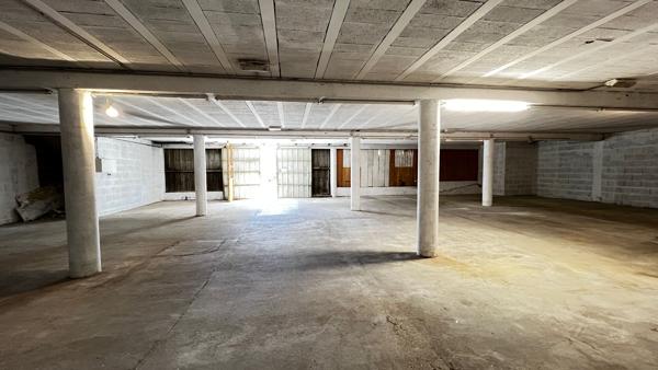 Entrepôt 163m2 à louer Royan 2
