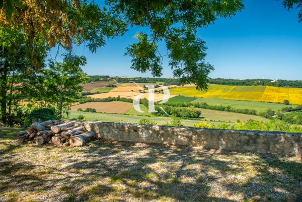 Saint-Clar (32380) Maison de village avec deuxième logement et vue imprenable
