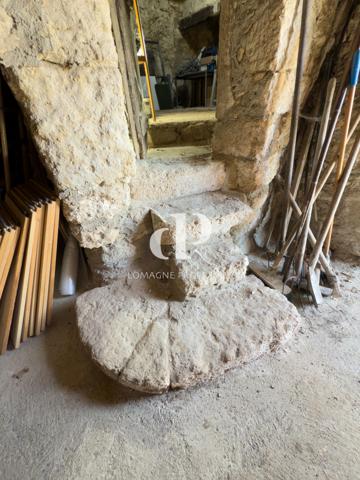 Saint-Clar (32380) Maison de village avec deuxième logement et vue imprenable