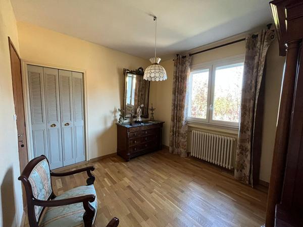 Grande maison de 173m² avec 5 chambres à proximité de St-Sulpice la Pointe !