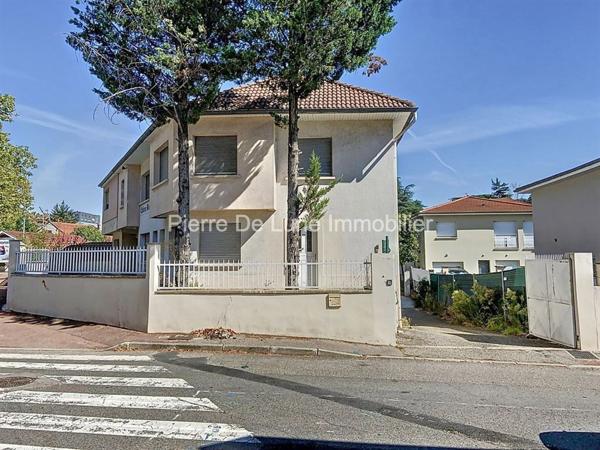 Bureau À vendre 325 m²