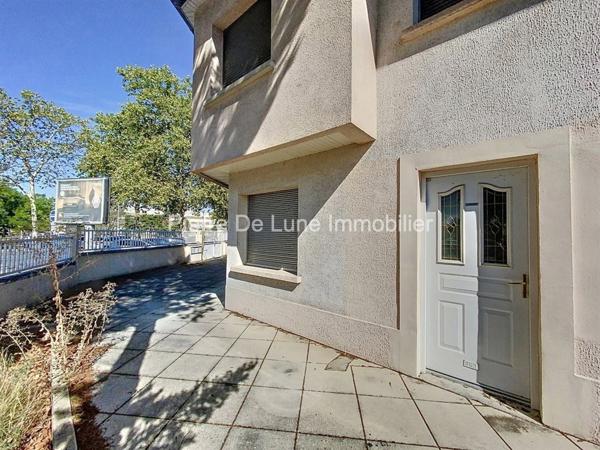 Bureau À vendre 325 m²