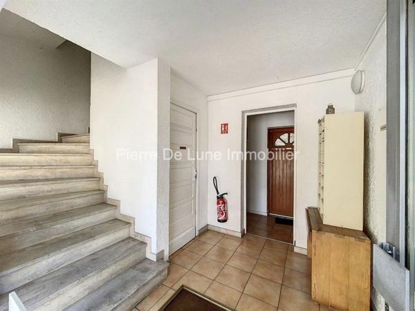 Bureau À vendre 325 m²