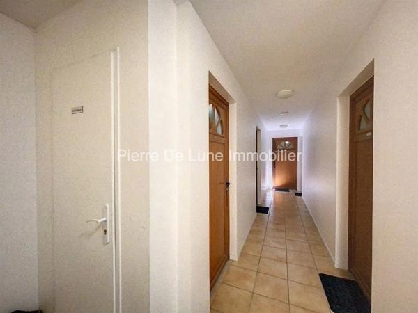 Bureau À vendre 325 m²