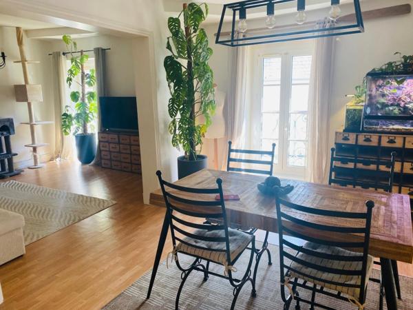 EN VENTE - NEVERS - 2 H 30 PARIS Appartement fonctionnel une chambre et un bureau