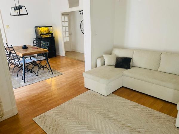 EN VENTE - NEVERS - 2 H 30 PARIS Appartement fonctionnel une chambre et un bureau
