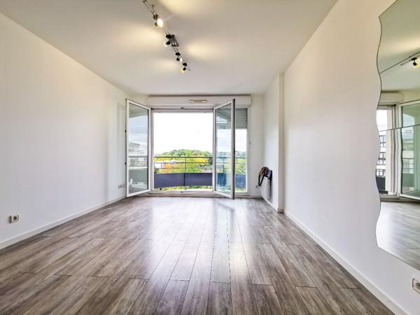 A LOUER T2 39m² + BALCON + PARKING + CAVE - CERGY LE HAUT