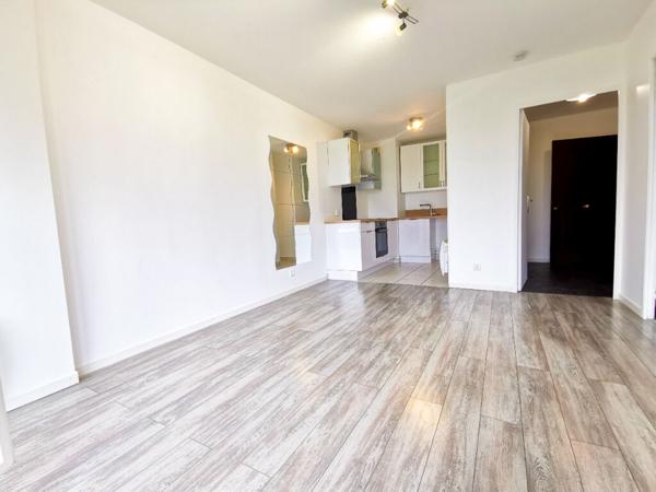 A LOUER T2 39m² + BALCON + PARKING + CAVE - CERGY LE HAUT