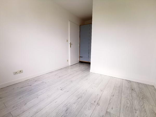 A LOUER T2 39m² + BALCON + PARKING + CAVE - CERGY LE HAUT