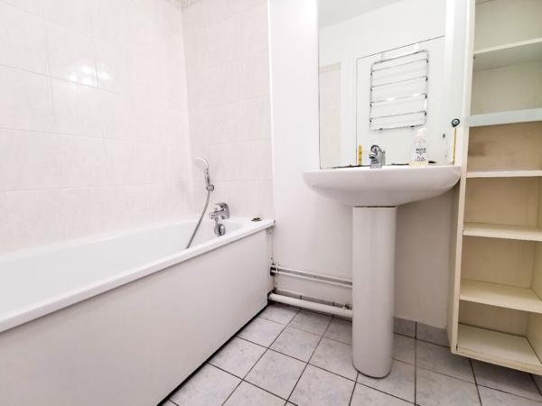 A LOUER T2 39m² + BALCON + PARKING + CAVE - CERGY LE HAUT