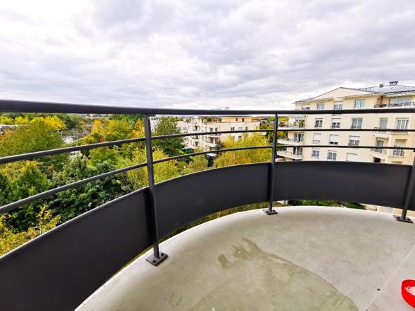A LOUER T2 39m² + BALCON + PARKING + CAVE - CERGY LE HAUT