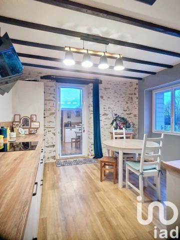 Maison traditionnelle 6 pièces de 135 m² à Essarts en Bocage (85140)