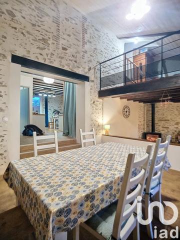 Maison traditionnelle 6 pièces de 135 m² à Essarts en Bocage (85140)