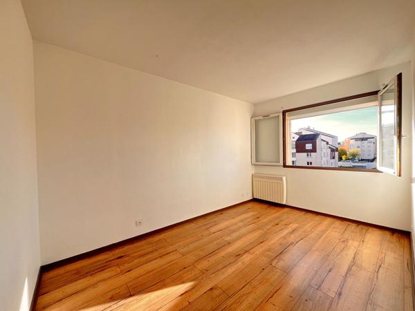 Appartement T4 avec loggia de 78m² ? St Apollinaire (La Fleuriée)